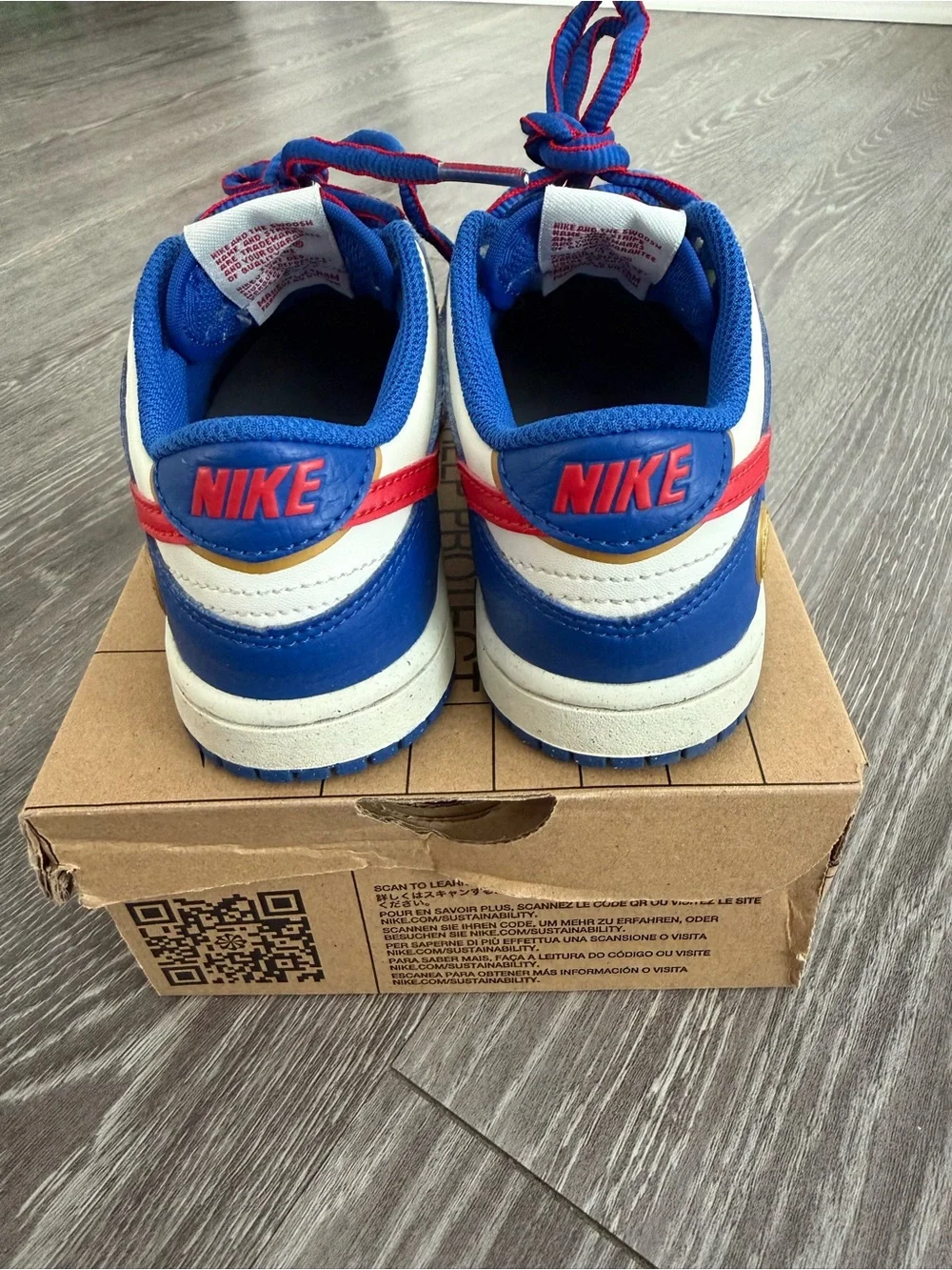 Nike Kids Low-Top Sneakers in Blue, White & Red